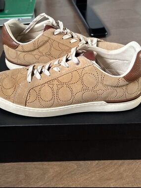 Coach Men’s Leather Sneakers (300$ in store)